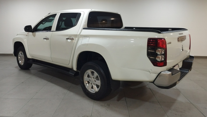 Mitsubishi Comerciales L200 Pick-Up 4 pts. GLX, Doble Cab., 2.4l, TM5 2023